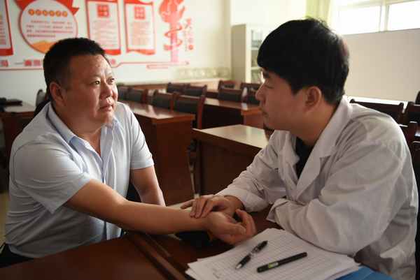 陜煤建設煤礦運營服務分公司:邀請首都大醫生走進基層一線為職工健康保駕護航