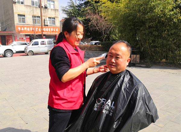 陜煤建設(shè)礦建三公司:向春天報(bào)到 !學(xué)雷鋒我們來(lái)了