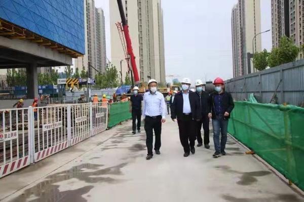 寧興剛深入陜煤建設(shè)灃西新城第五學(xué)校項(xiàng)目開展安全生產(chǎn)大排查