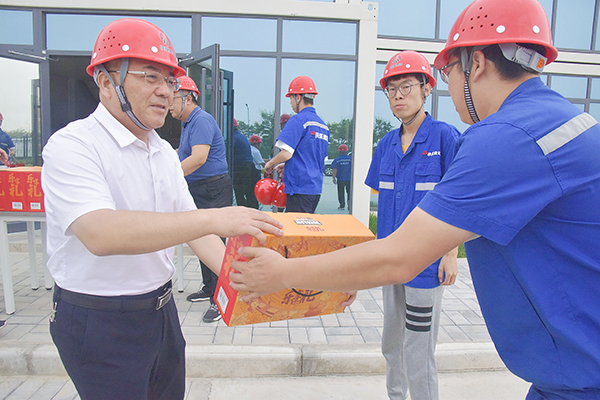 濃濃中秋情 慰問暖人心