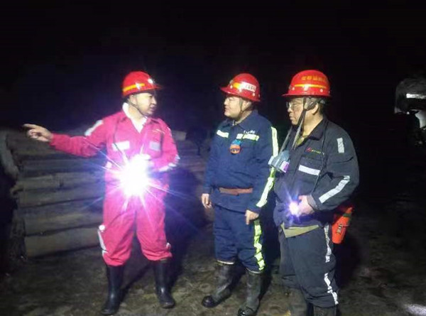 小保當礦業公司領導蒞臨陜煤建設機電安裝公司項目部檢查慰問