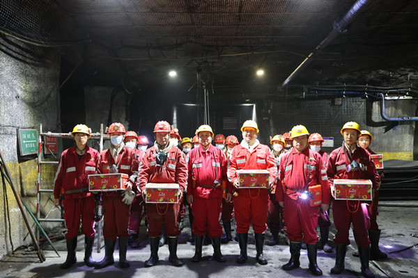 曹家灘礦業公司領導蒞臨陜煤建設機電安裝公司項目部檢查慰問