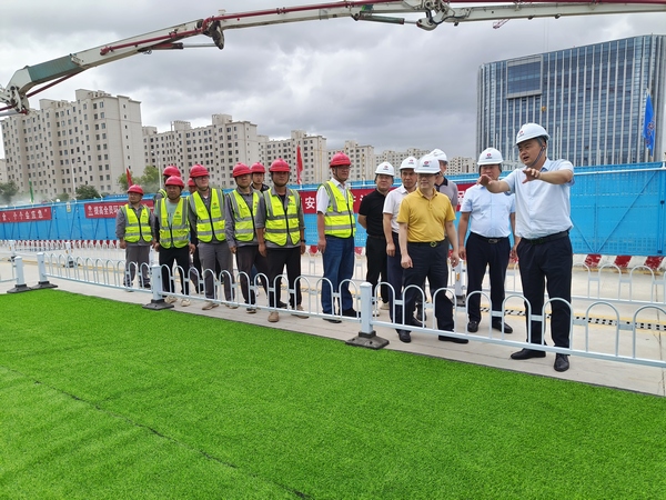 內蒙古國龍新能源開發有限責任公司總經理戈小龍蒞臨陜煤建設銅煤公司巨靈科研服務中心項目交流指導