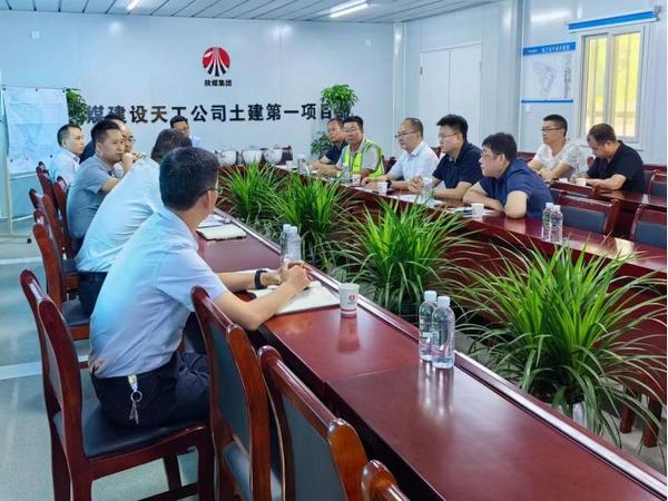 陜煤集團助力鄉村振興辦公室主任徐國強一行深入漢陰實驗中學項目調研指導工作