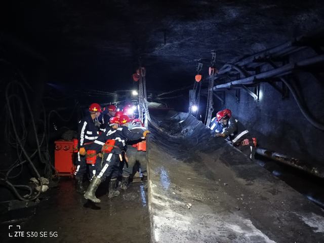 陜煤建設(shè)韓城分公司張家峁項目部：雙節(jié)崗位我堅守 精細檢修贏口碑