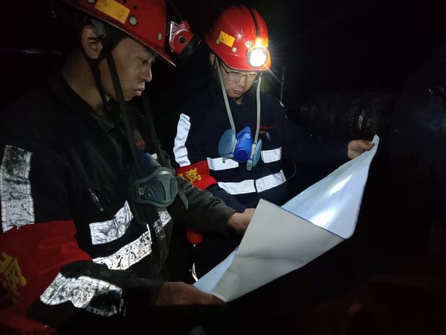 讓逐夢中的我們 踏著路 發著光