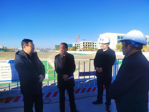 榆林市副市長沈效功一行蒞臨榆林市第八中學遷建項目調研指導工作