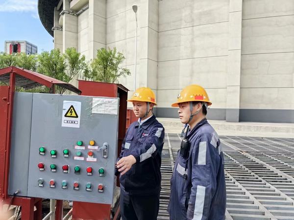 陜煤建設洗選煤運營公司神渭蒲城運營項目部：消防常檢查 繃緊“防火弦”
