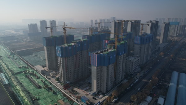 陜煤建設(shè)渭南分公司：暖冬時節(jié)喜迎白樺林悅項(xiàng)目主體封頂