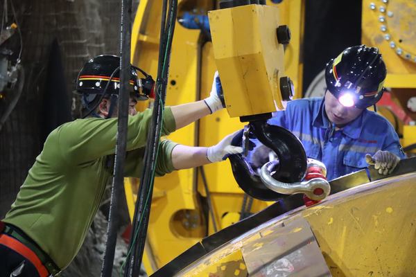 陜煤建設礦建二公司TBM（全斷面硬巖盾構機）施工再創新高