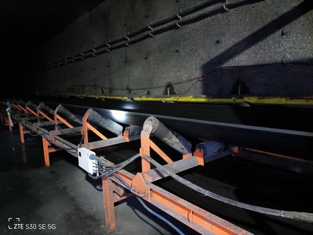 陜煤建設韓城分公司張家峁項目部圓滿完成4215膠運順槽帶式輸送機安裝工程