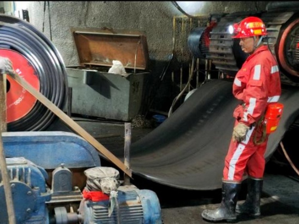 陜煤建設(shè)機電安裝公司曹家灘項目部提前24小時完成10項檢修任務