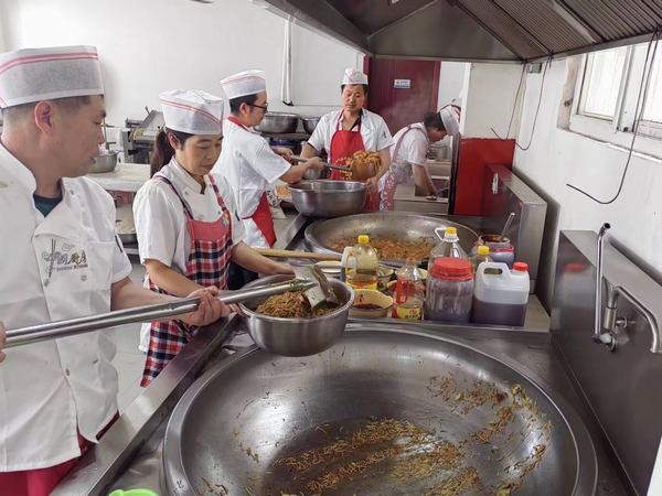 陜煤建設(shè)煤礦運(yùn)營(yíng)服務(wù)分公司：弘揚(yáng)勤儉節(jié)約風(fēng) 引領(lǐng)文明“新食尚”