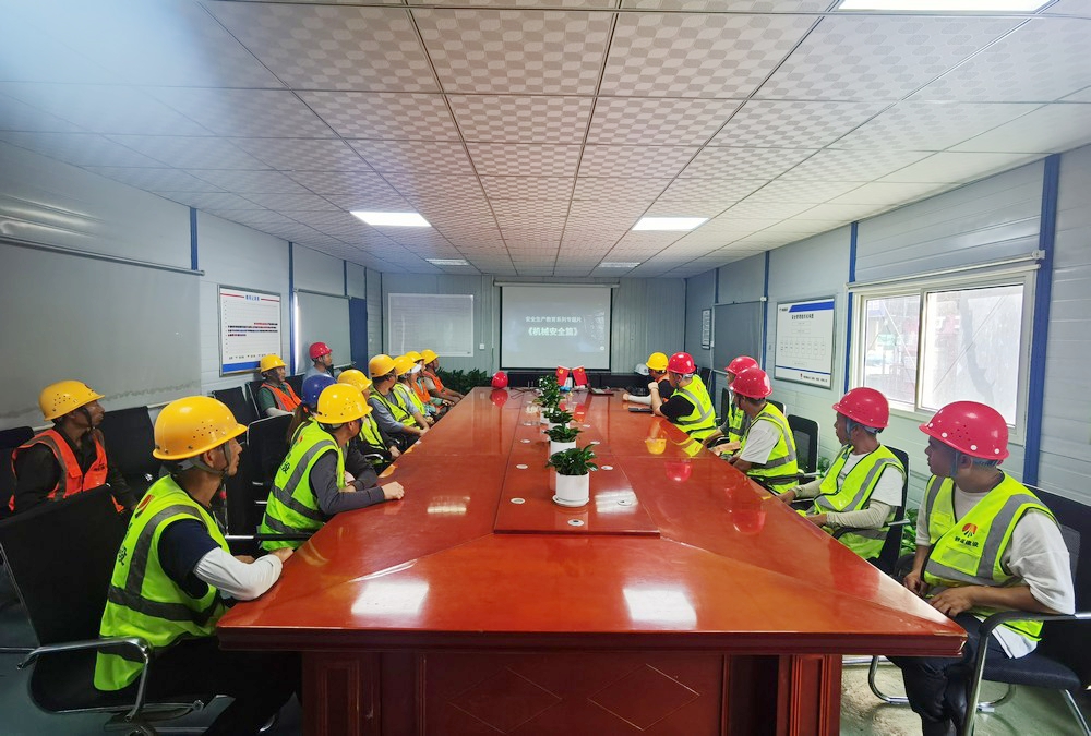 陜煤建設天工公司土建第二十項目部：學安全、行安全、練安全