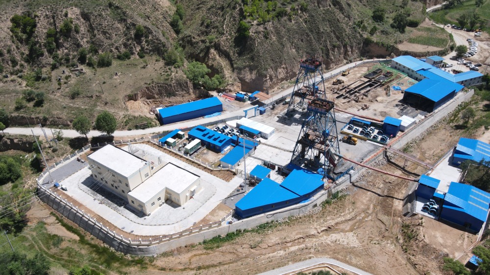 陜煤建設礦建三公司承建的華龍煤業貫屯煤礦西翼進、回風立井煤門順利完工