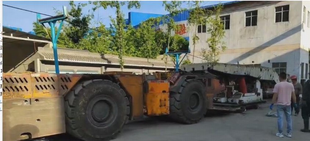 陜煤設計研究院：韓城礦業公司桑樹坪二號井率先應用無軌膠輪車支架搬運車運輸，提高工作效率，確保安全生產