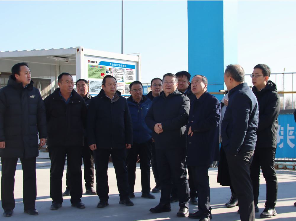 榆林市副市長沈效功一行蒞臨榆林市第八中學遷建項目調研指導工作