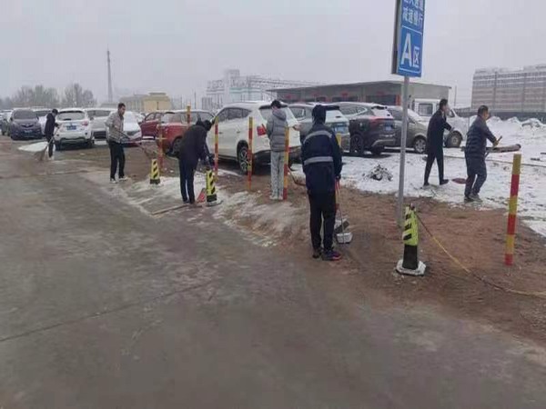 陜煤建設煤礦運營服務分公司:浴雪奮戰學雷鋒 后勤保障顯擔當