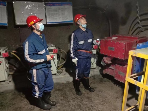 陜煤建設煤礦運營服務分公司：學實兩會精神 促企穩健發展