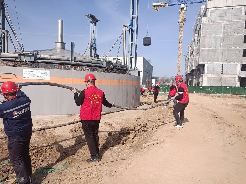 陜煤建設(shè)澄合分公司第三項(xiàng)目部:黨員亮身份 實(shí)干擔(dān)當(dāng)暖人心