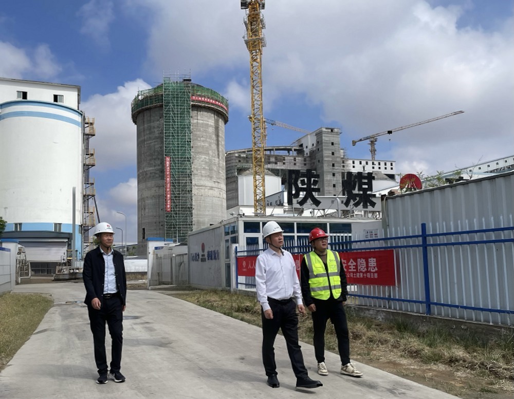 陜西小保當(dāng)?shù)V業(yè)有限公司副總經(jīng)理劉朕中一行深入天工公司基層項(xiàng)目開(kāi)展端午節(jié)安全專(zhuān)項(xiàng)檢查