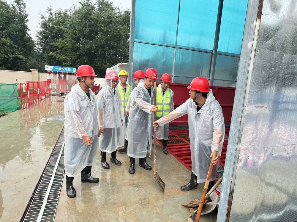 陜煤建設(shè)天工公司土建第二十七項目部：“汛”速行動，嚴(yán)守雨季安全線