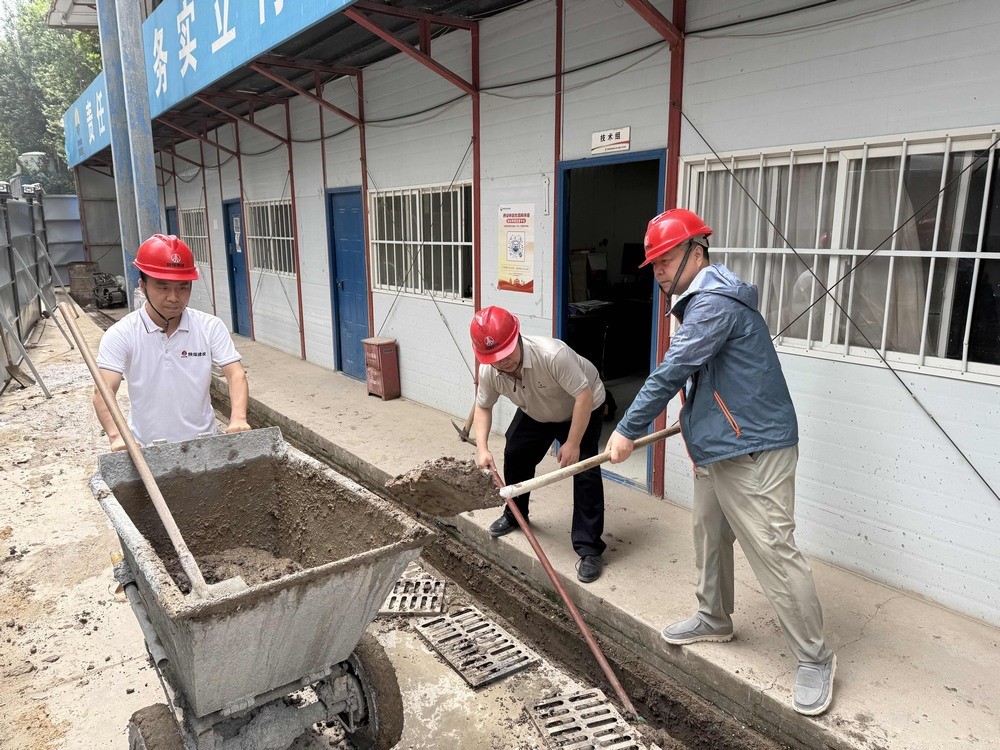 陜煤建設(shè)韓城分公司土建二項目部:黨團(tuán)攜手,筑牢雨季安全防線