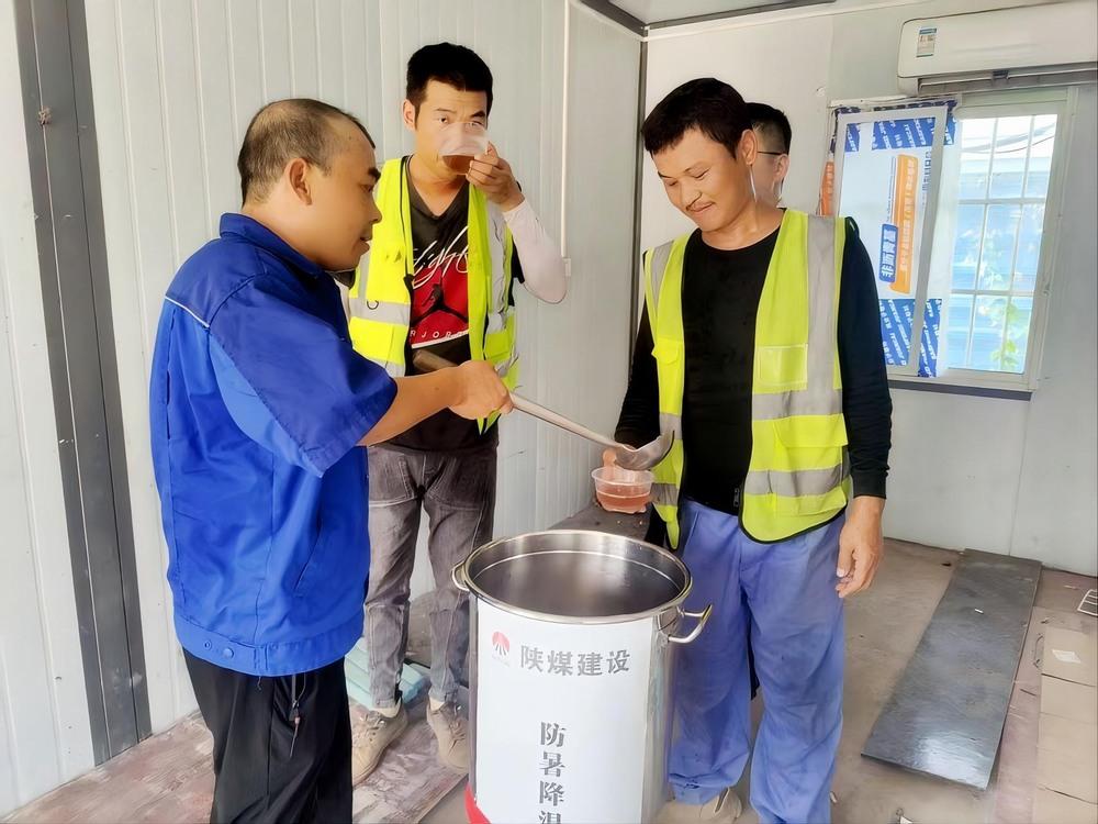 陜煤建設路橋分公司荊州項目部戰高溫、守安全、保進度