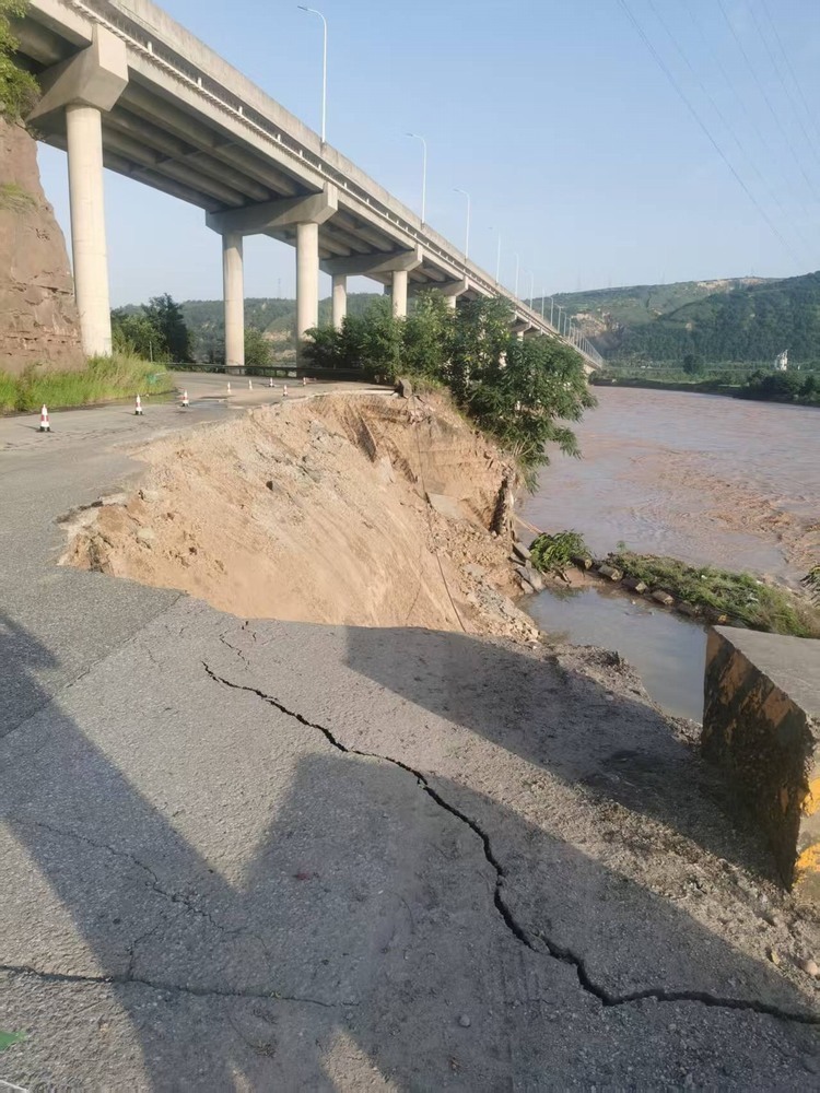 陜煤建設設計研究院:陜西彬長小莊礦進礦道路搶險修復工程圓滿通過驗收