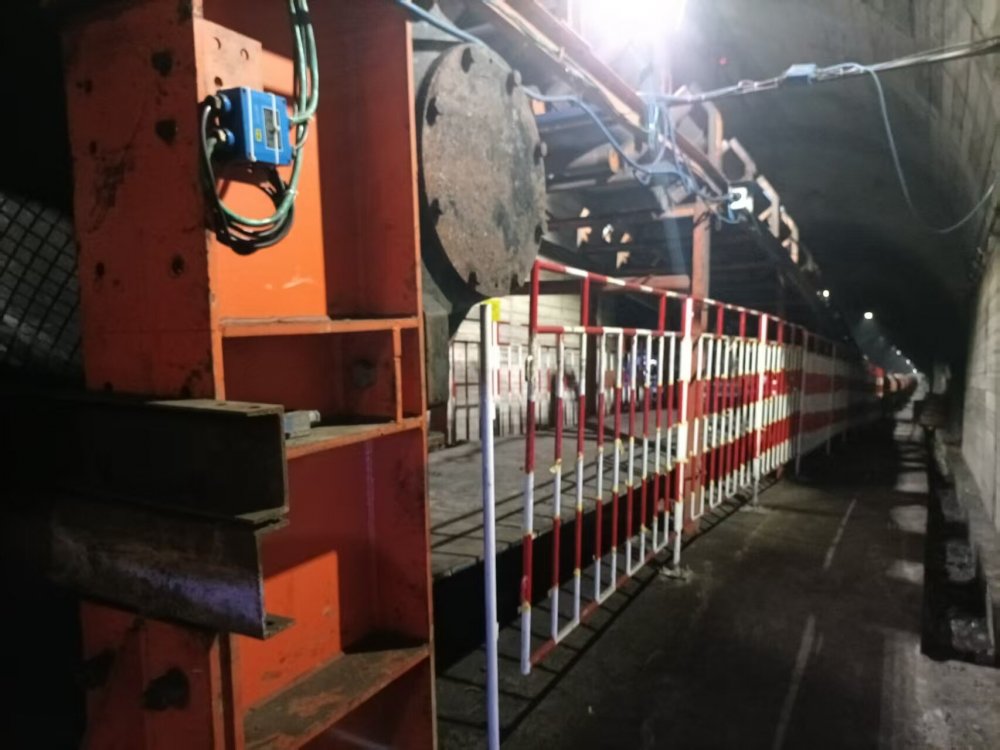 秋實映礦建!陜煤建設(shè)韓城分公司安裝第四項目部 施工的大佛寺礦4煤西部膠帶大巷二部帶式輸送機延伸設(shè)備安裝工程圓滿通過竣工預(yù)驗收