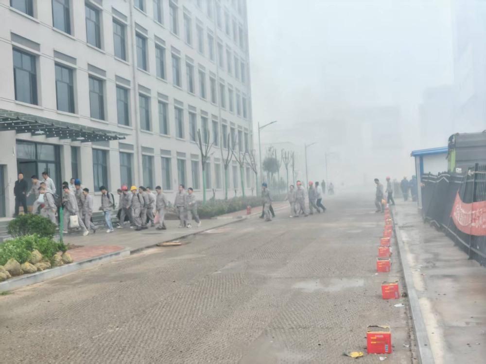 陜煤建設(shè)渭南分公司承建的彬長集團(tuán)文家坡電廠廠前區(qū)宿舍樓工程順利交付