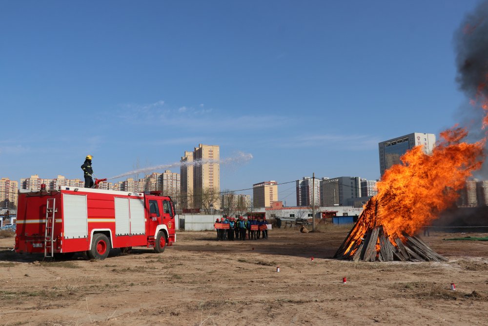 陜煤建設(shè)渭南分公司：紅藍相映筑防線 消防實戰(zhàn)保平安